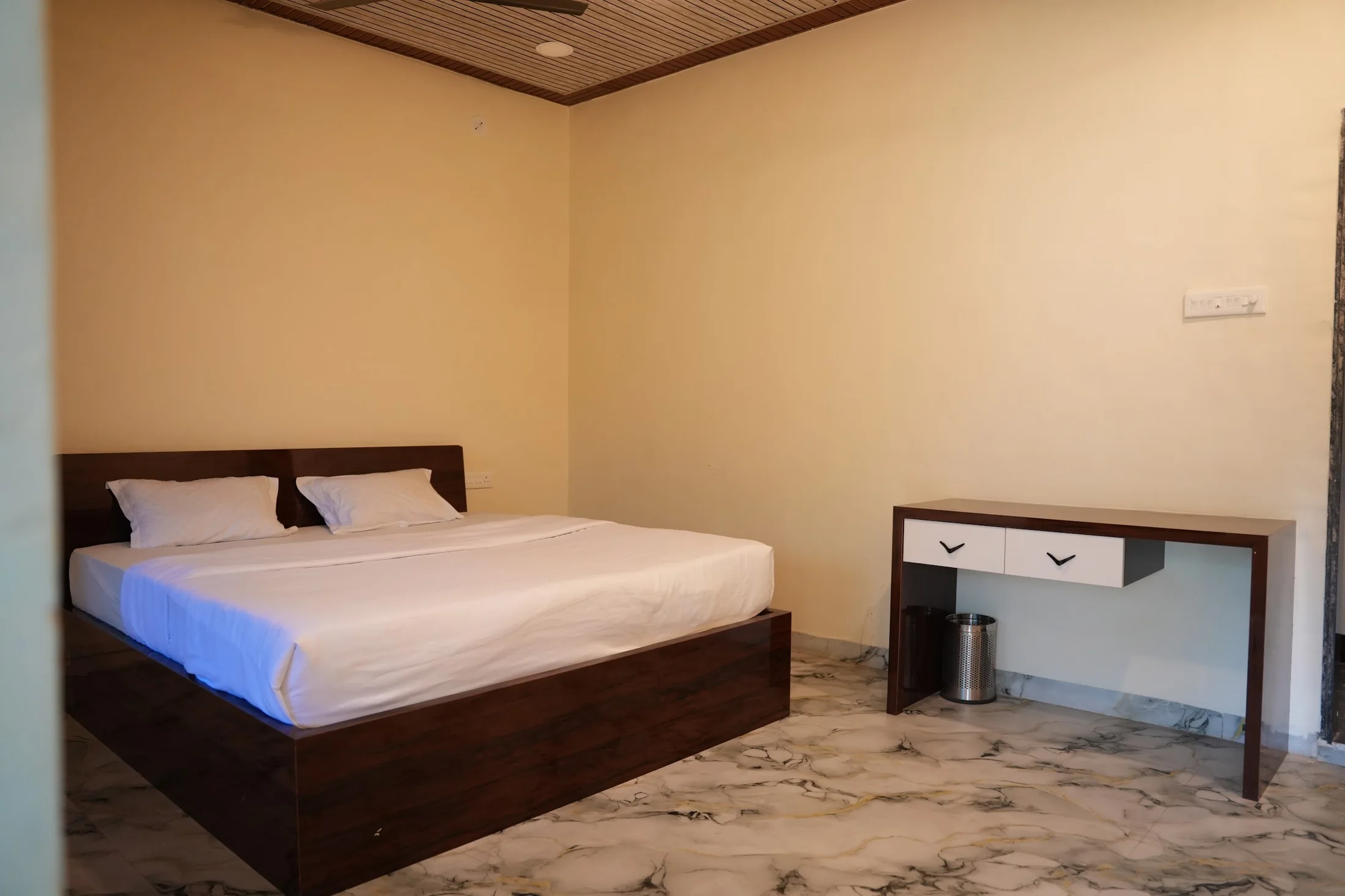 Super Deluxe room at DS Agro Tourism & Resort. A wide view of the verified Super Deluxe accommodation.