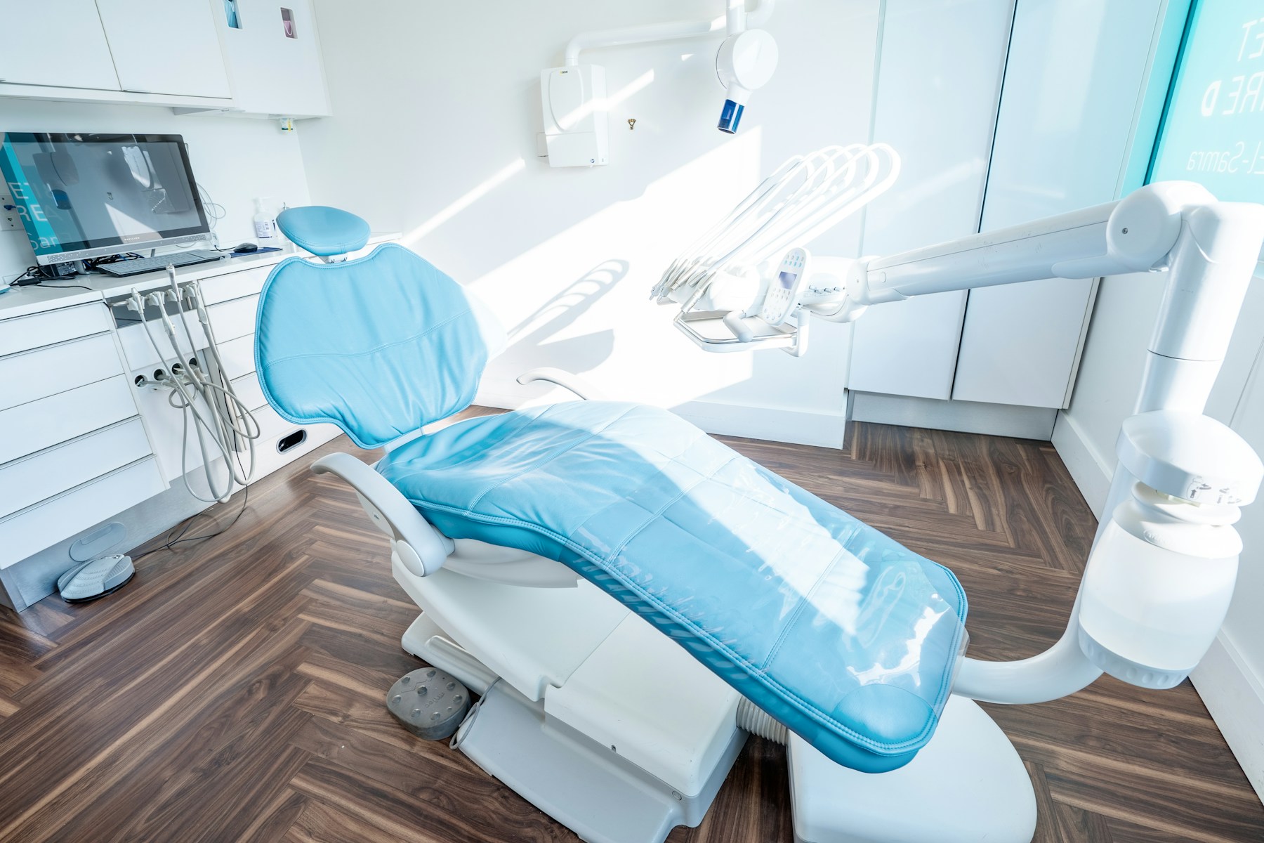 Real modern dental operatory photo used for Complete Dental Studio website