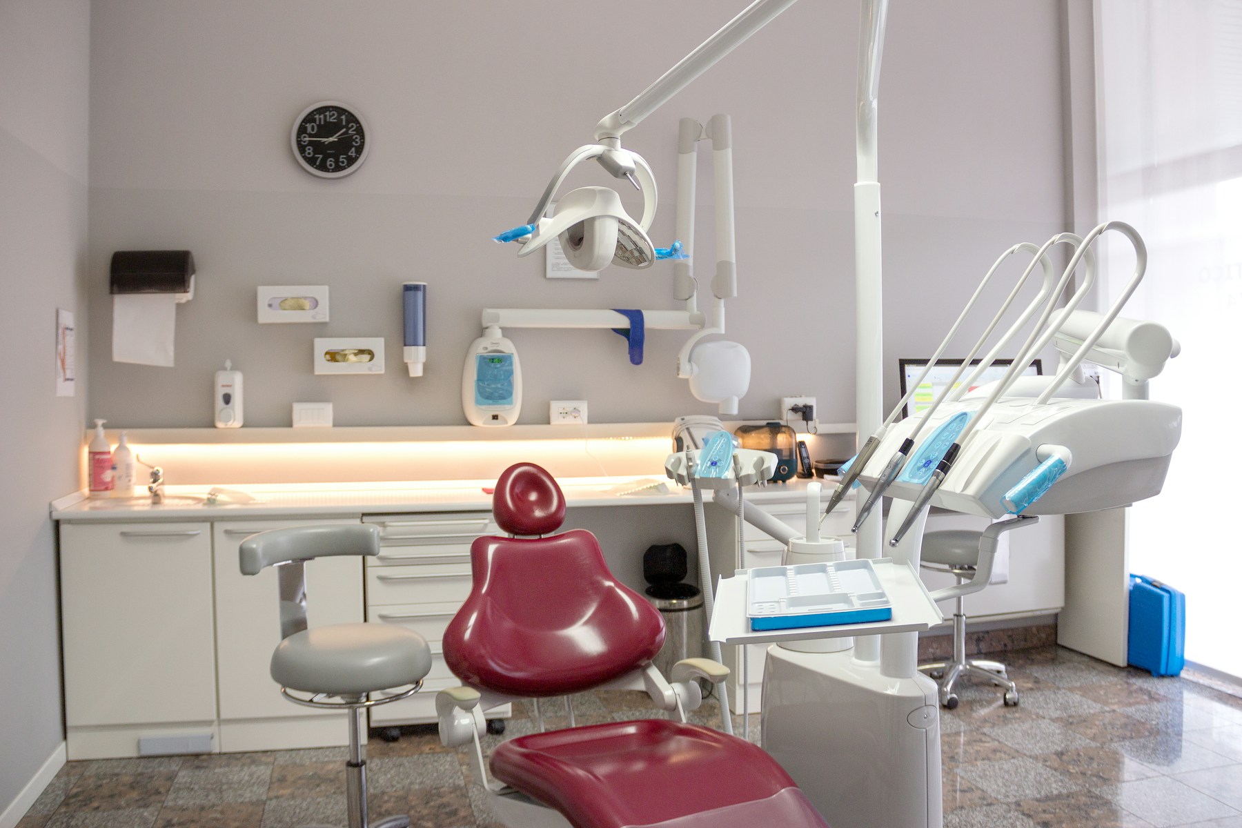 Real dental treatment room photo